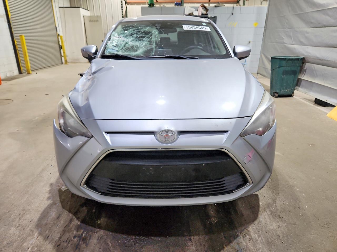 2017 TOYOTA YARIS — фото 5