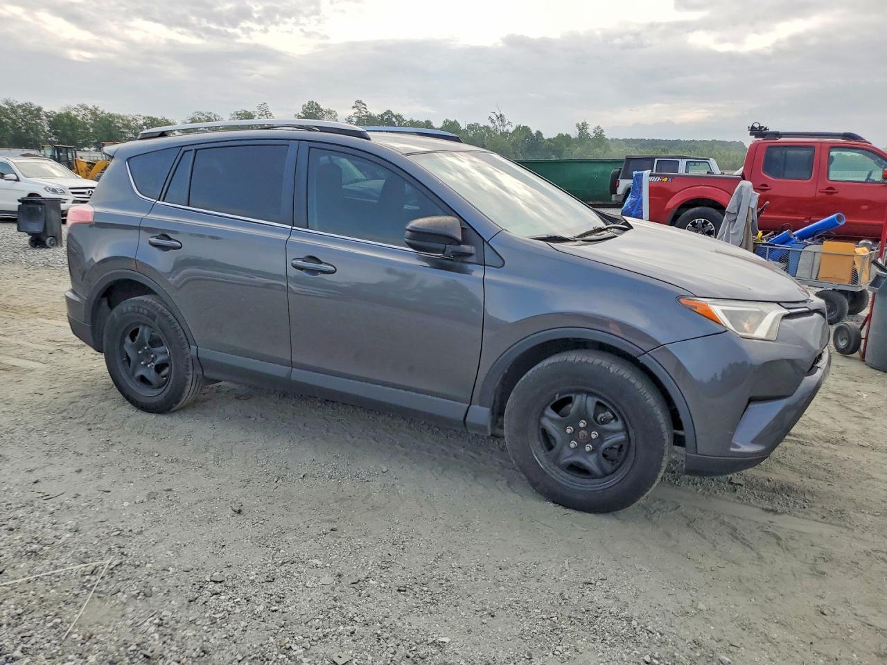 2018 TOYOTA RAV4 — фото 4