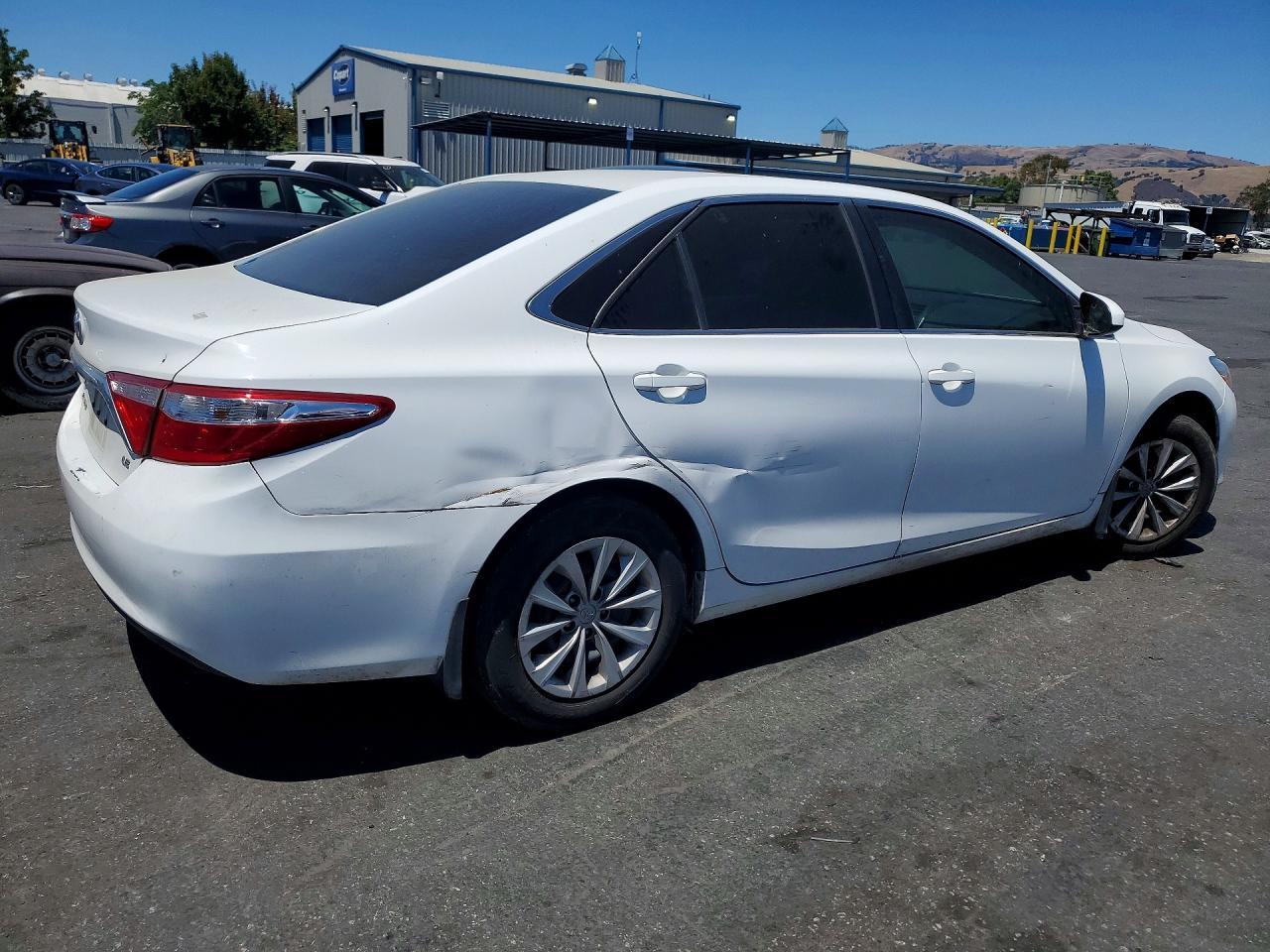 2017 TOYOTA CAMRY — фото 3