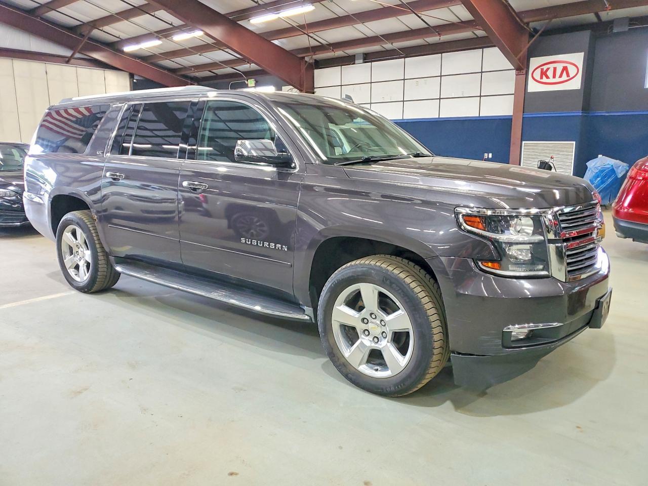 2015 CHEVROLET SUBURBAN — фото 4