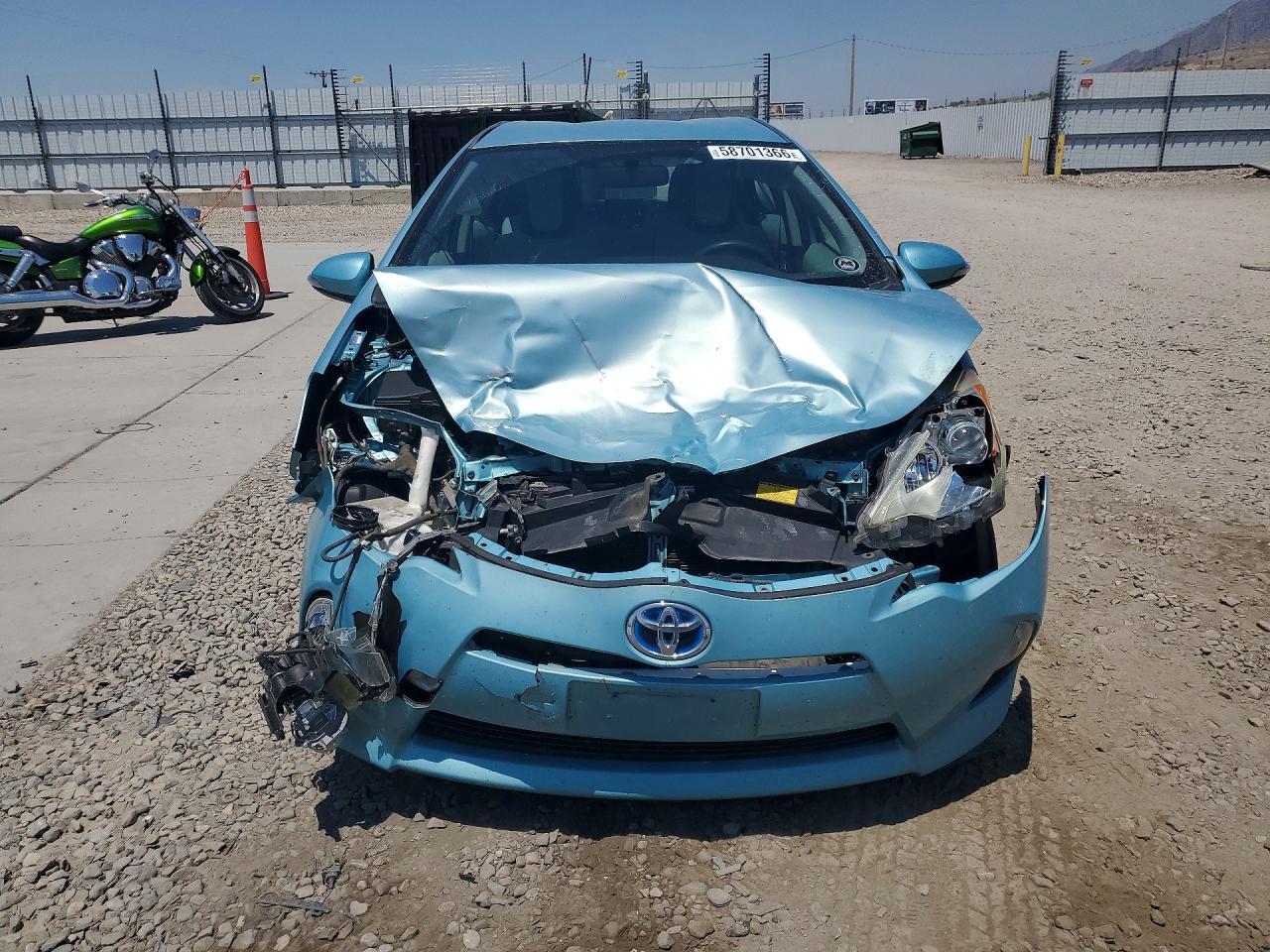 2013 TOYOTA PRIUS C — фото 5