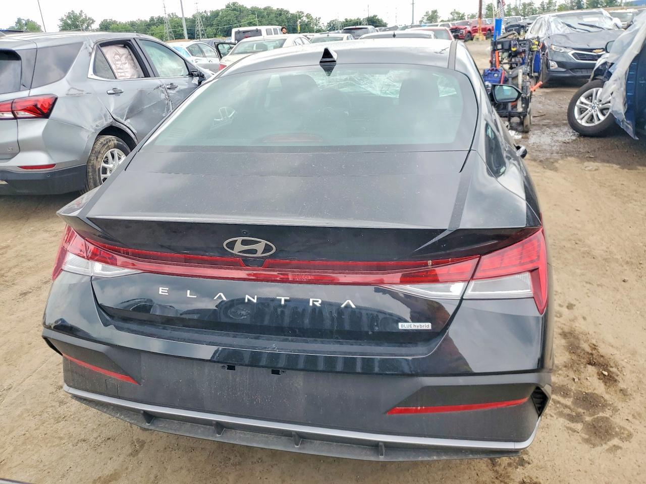 2026 HYUNDAI ELANTRA HYBRID — фото 6