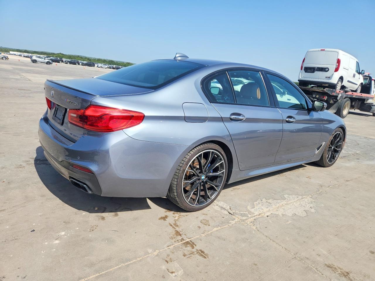 2018 BMW 5 SERIES — фото 3
