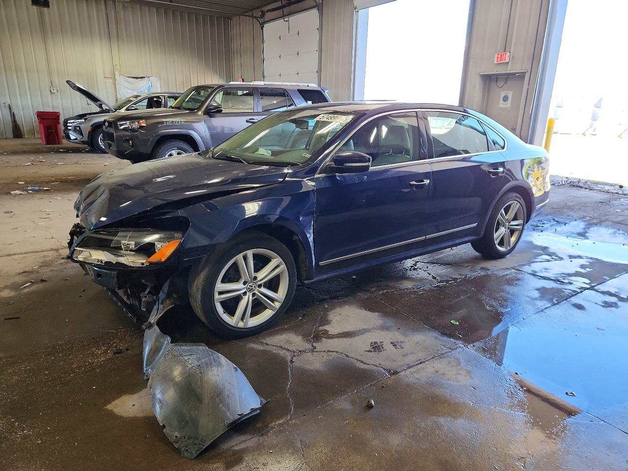 2013 VOLKSWAGEN PASSAT — фото 1