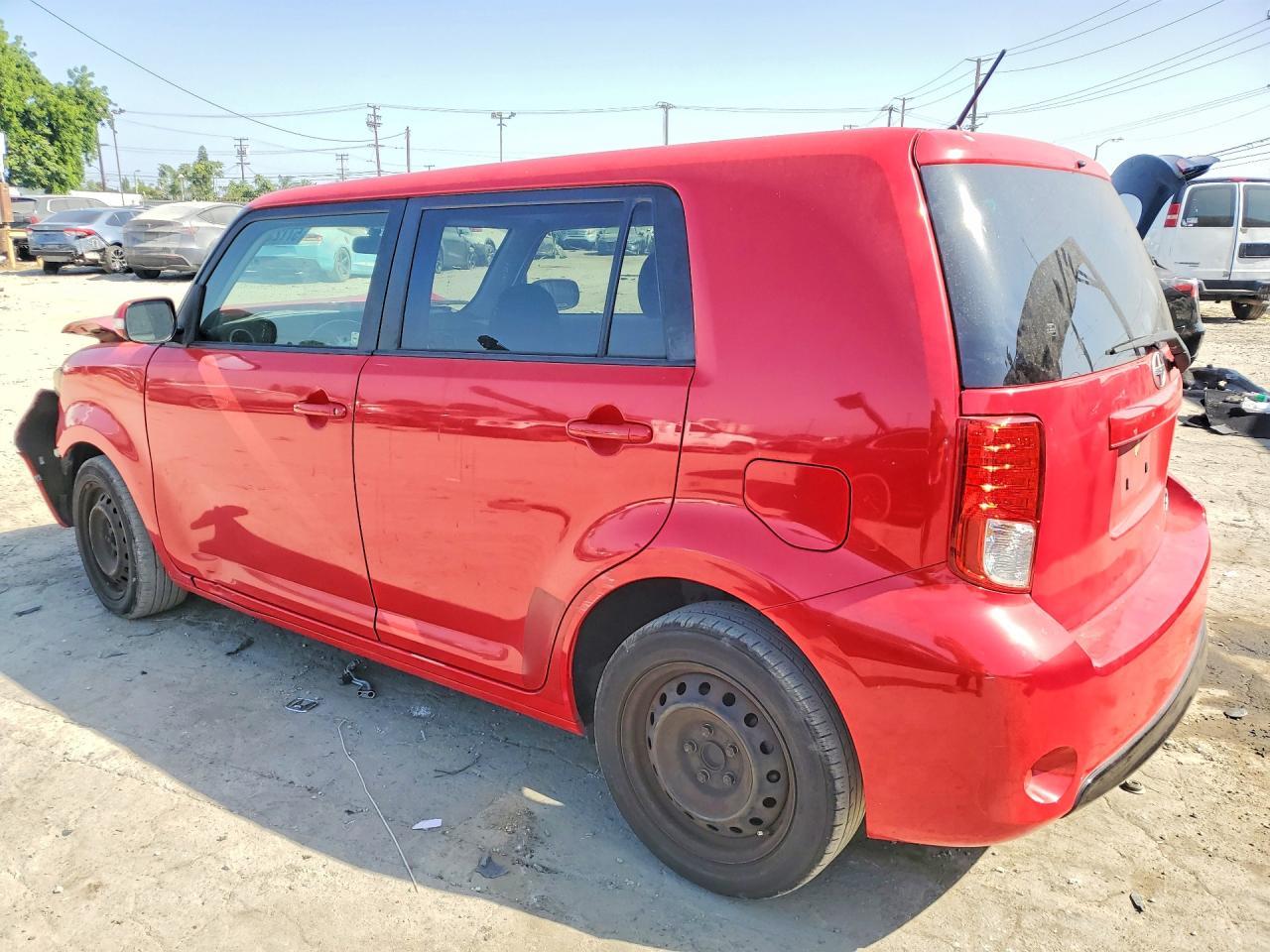 2013 SCION XB — фото 2