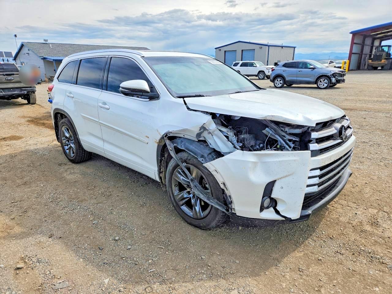 2017 TOYOTA HIGHLANDER — фото 4