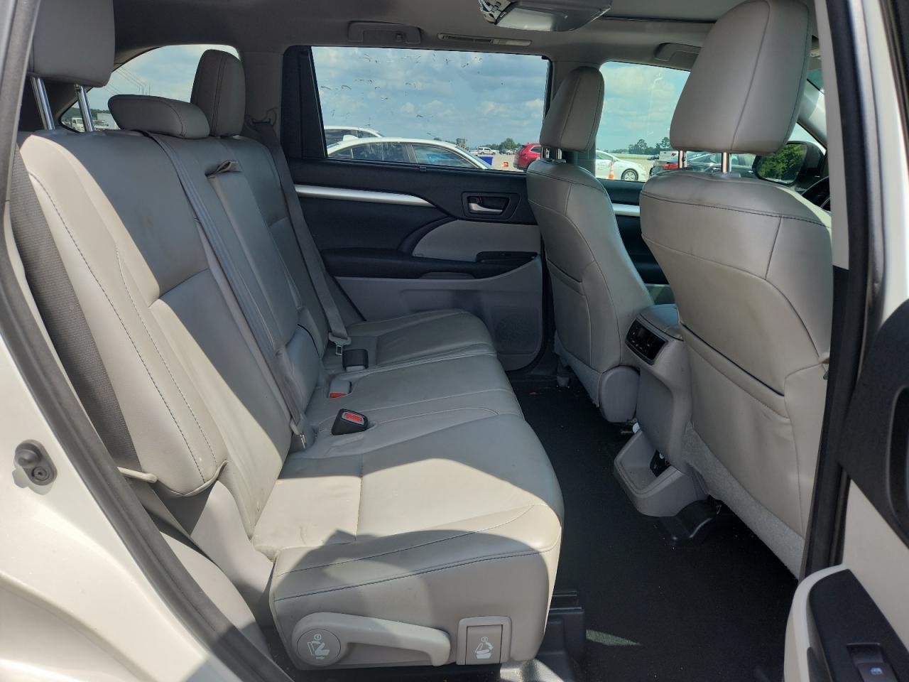 2015 TOYOTA HIGHLANDER — фото 11