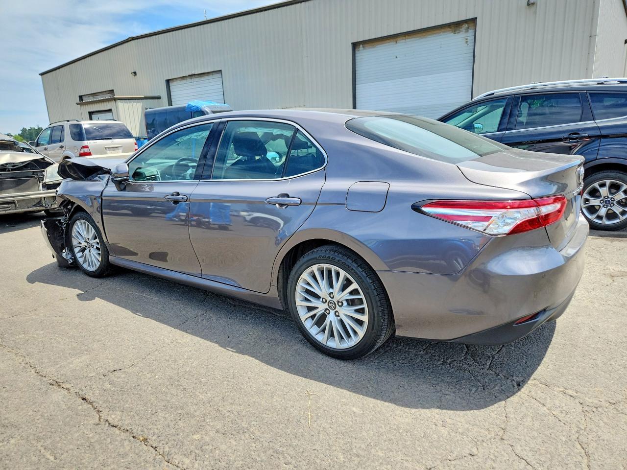 2018 TOYOTA CAMRY — фото 2
