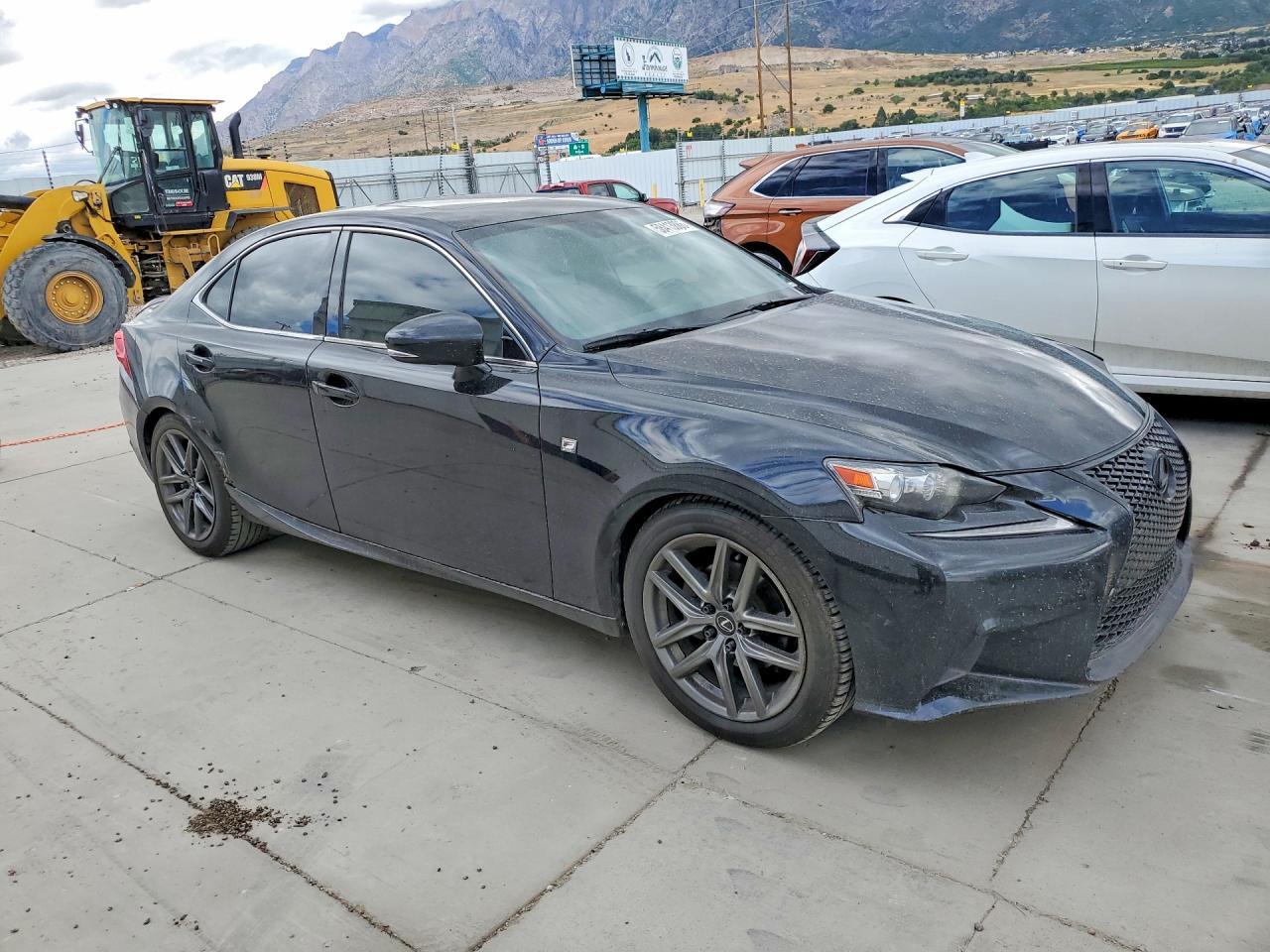 2015 LEXUS IS 250 — фото 4