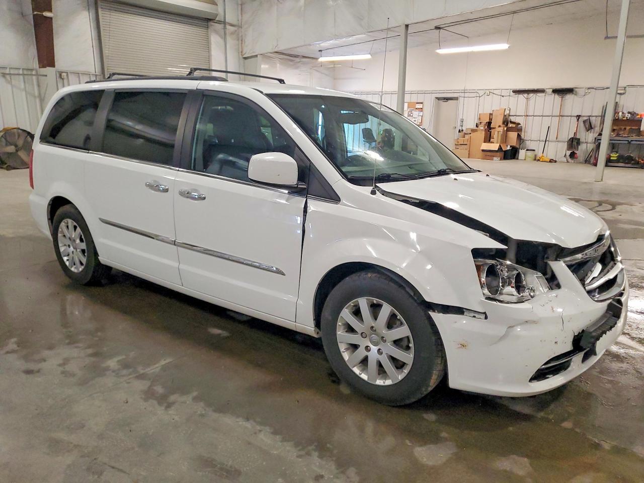2016 CHRYSLER TOWN & COUNTRY — фото 4