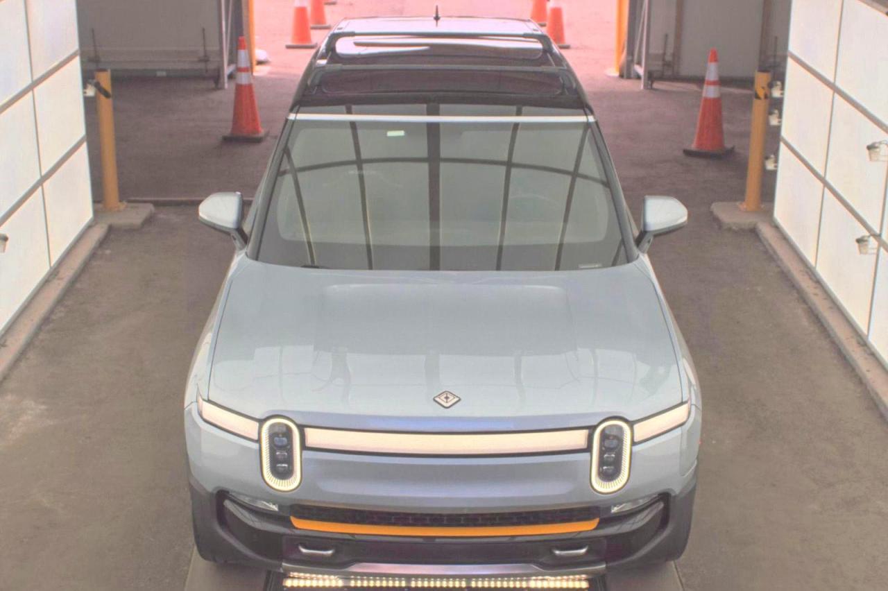 RIVIAN R1S