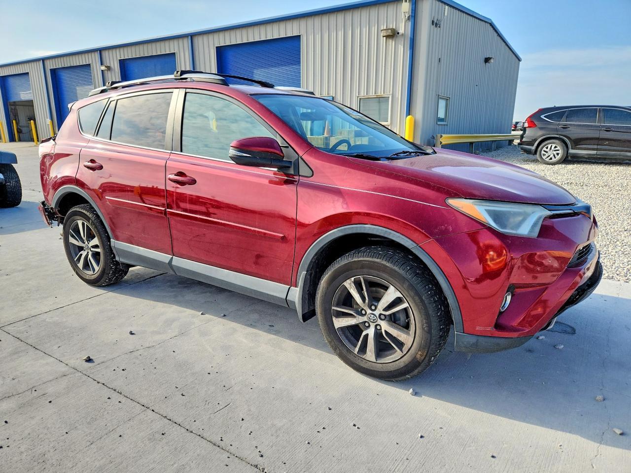 2018 TOYOTA RAV4 — фото 4