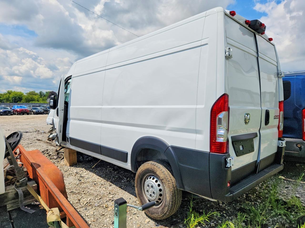 2025 RAM PROMASTER 3500 — фото 2