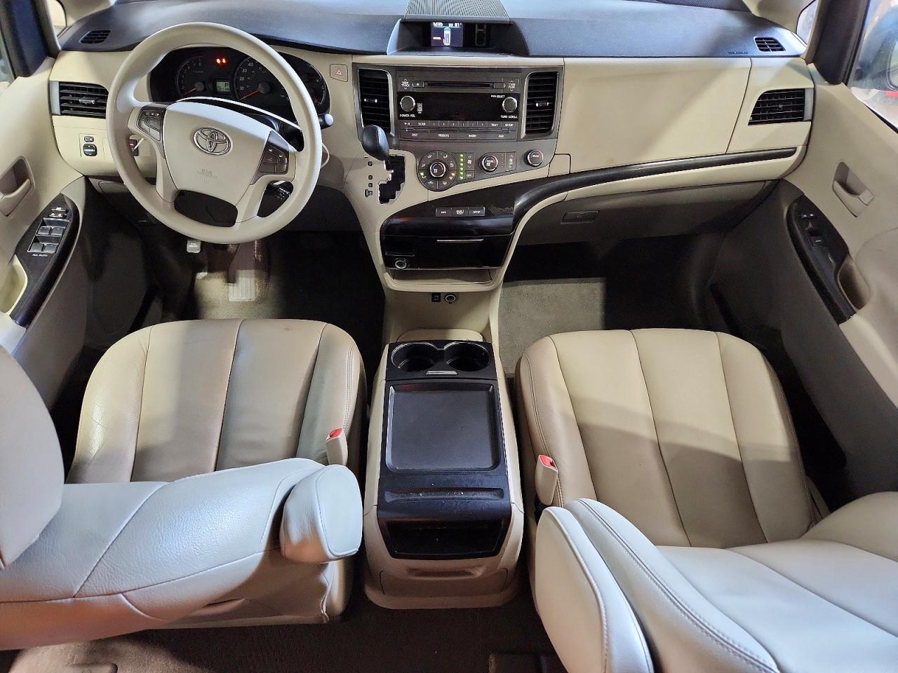 2011 TOYOTA SIENNA — фото 8