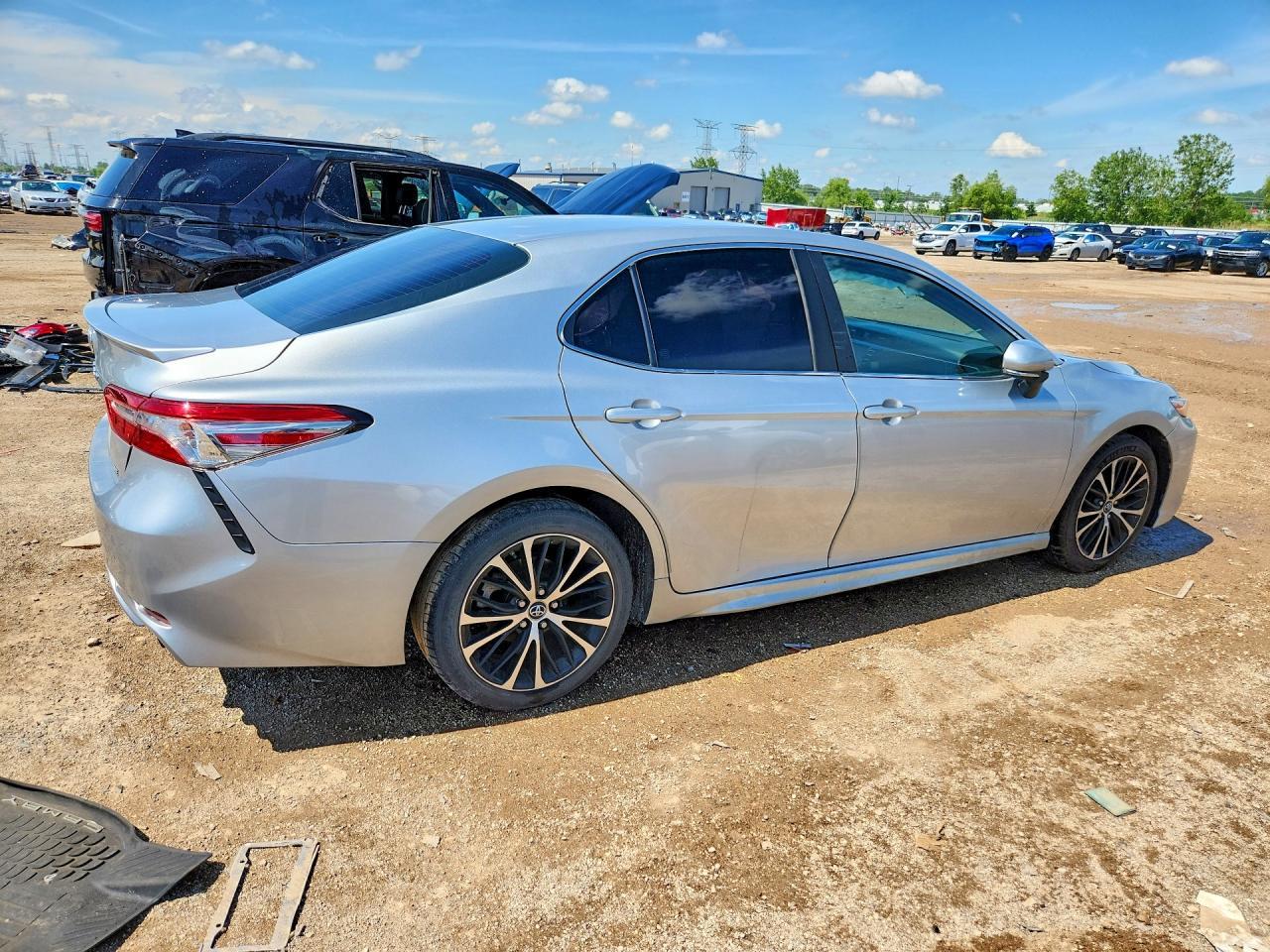 2018 TOYOTA CAMRY — фото 3
