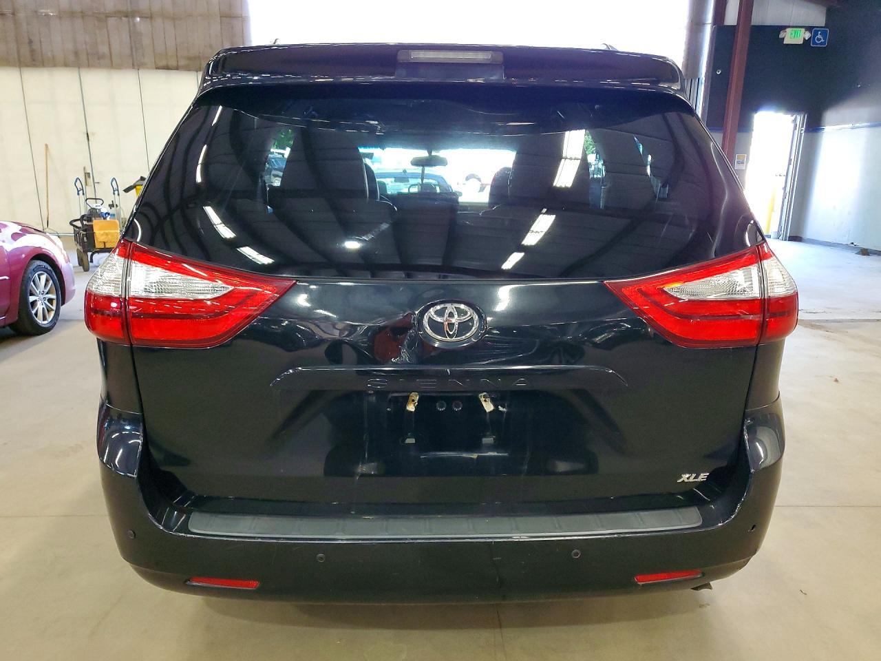 2017 TOYOTA SIENNA — фото 6