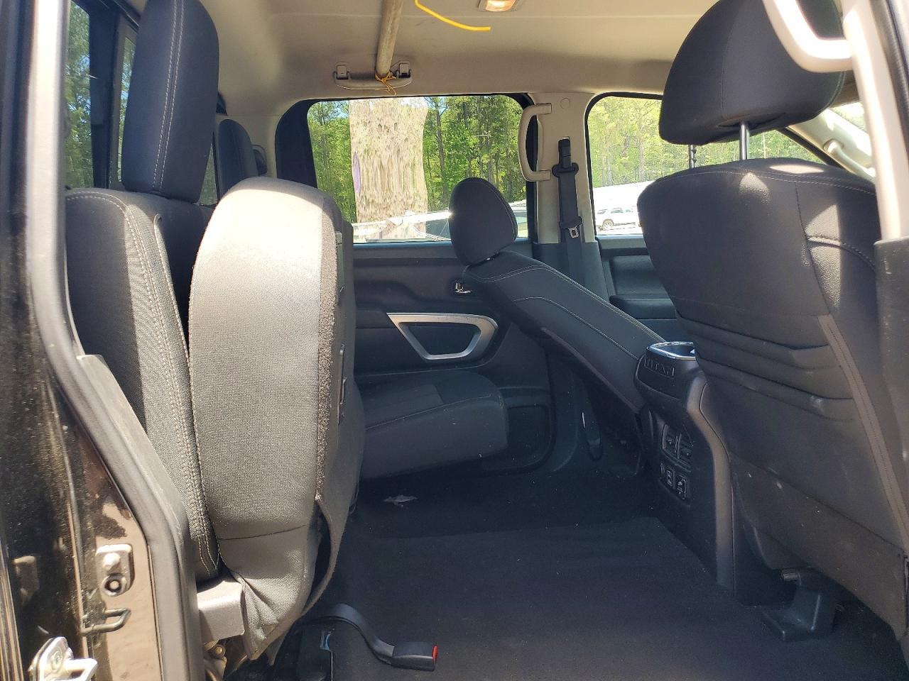 NISSAN TITAN