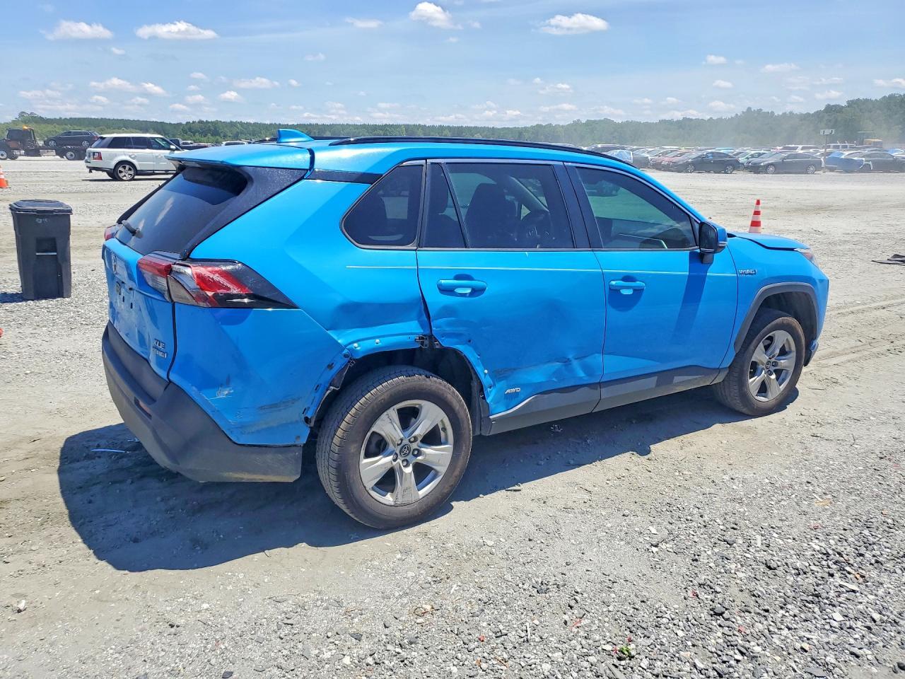 2019 TOYOTA RAV4 HYBRID — фото 3