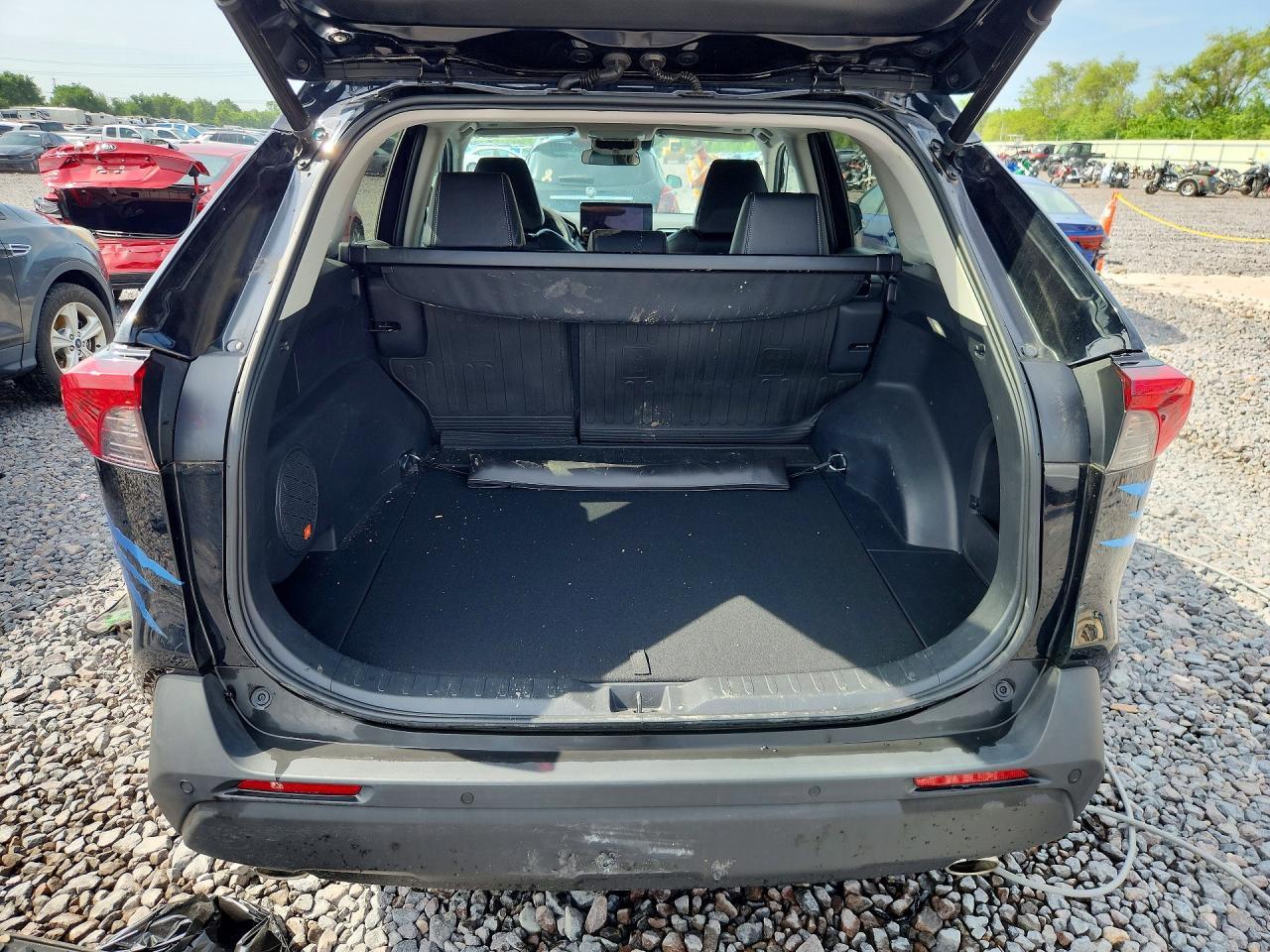 2023 TOYOTA RAV4 HYBRID — фото 6
