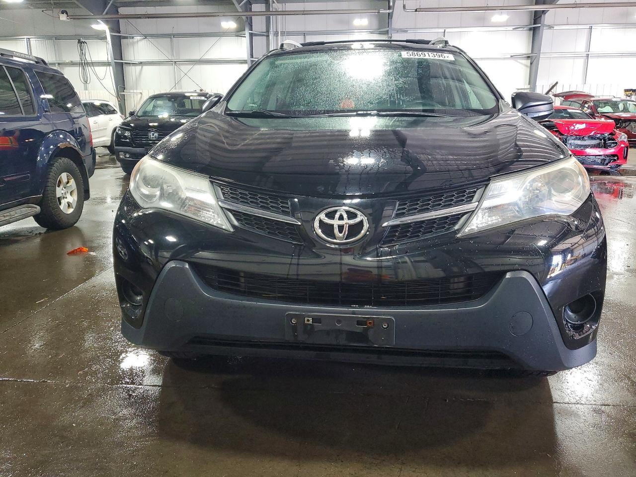 2015 TOYOTA RAV4 — фото 5