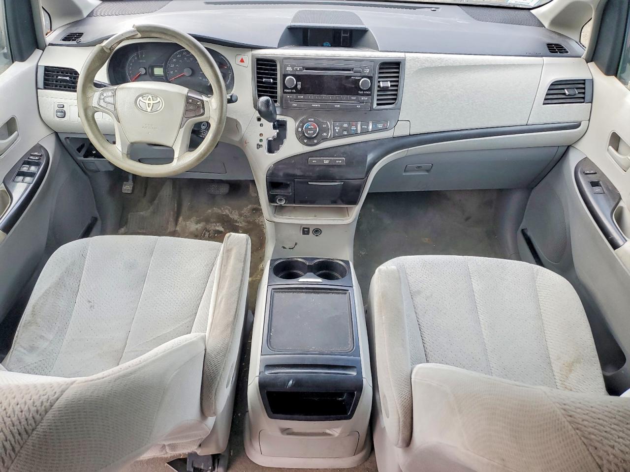 TOYOTA SIENNA