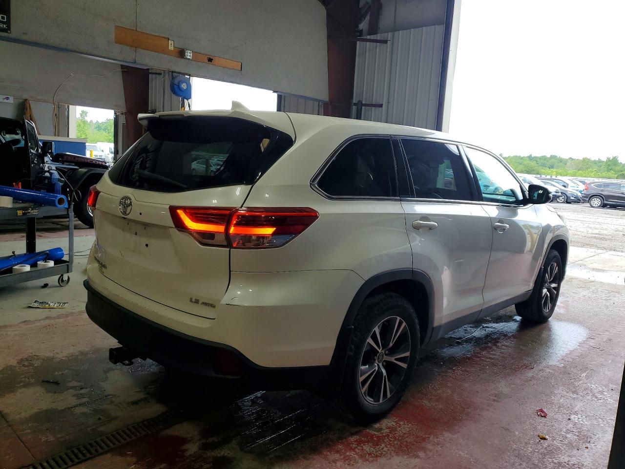 2019 TOYOTA HIGHLANDER — фото 3