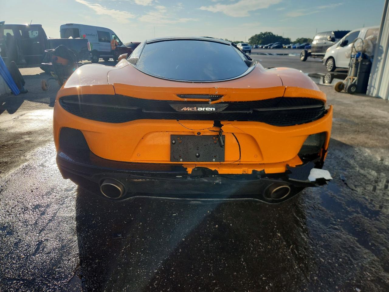 MCLAREN GT