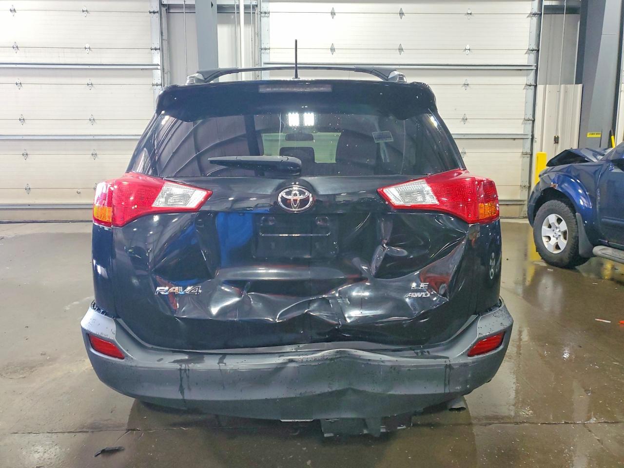 2015 TOYOTA RAV4 — фото 6