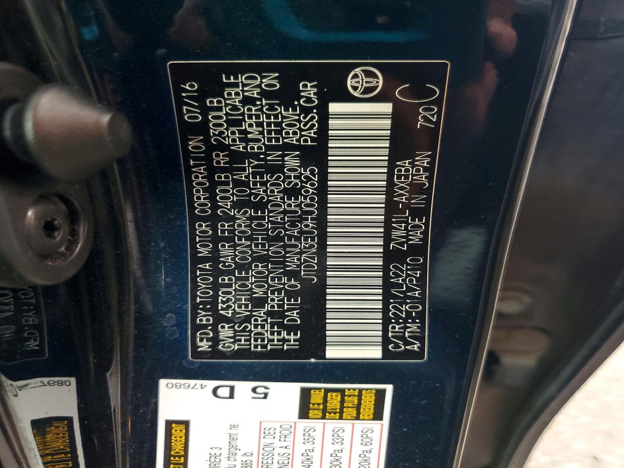 2017 TOYOTA PRIUS V — фото 14