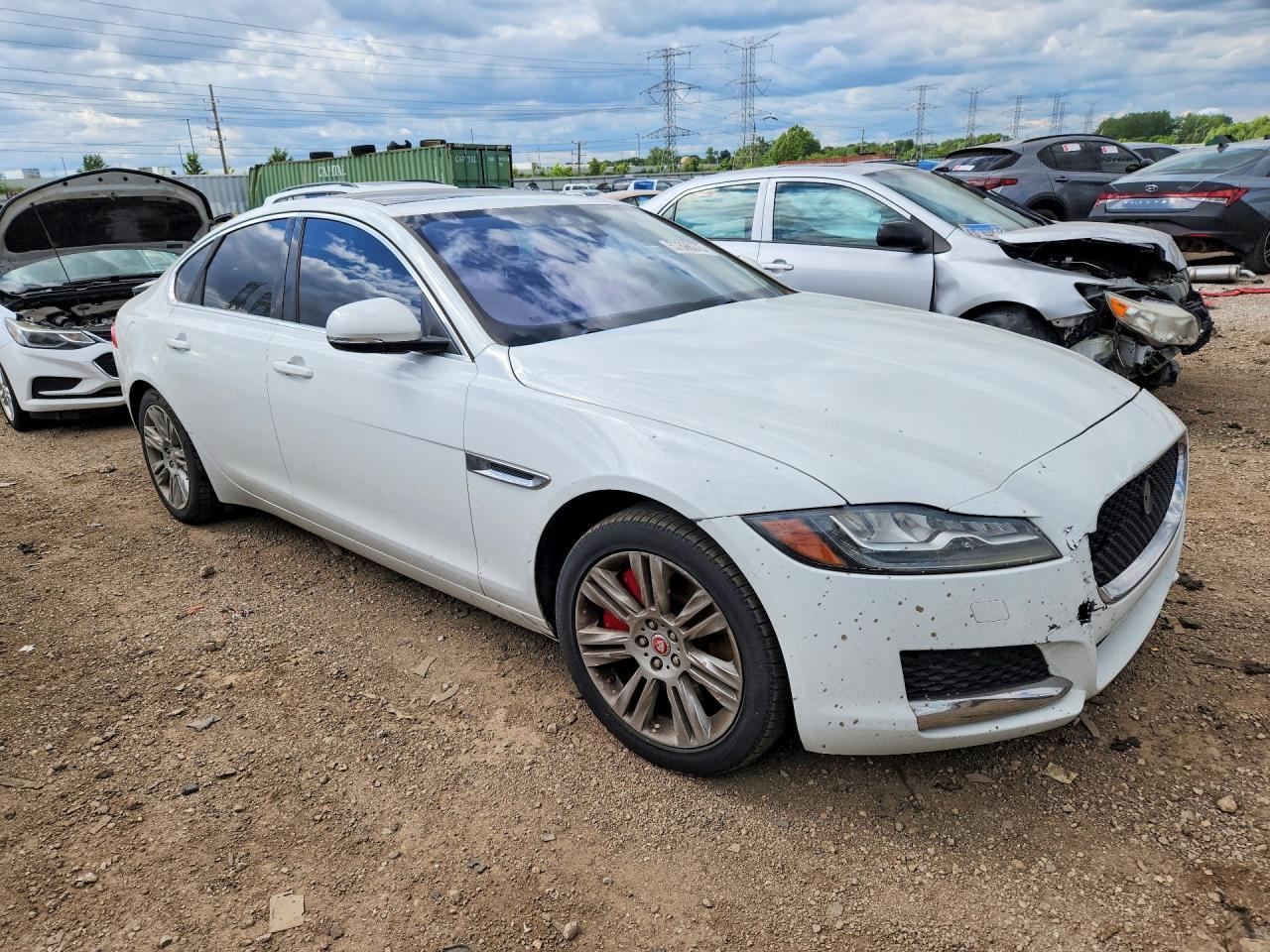 2016 JAGUAR XF — фото 4