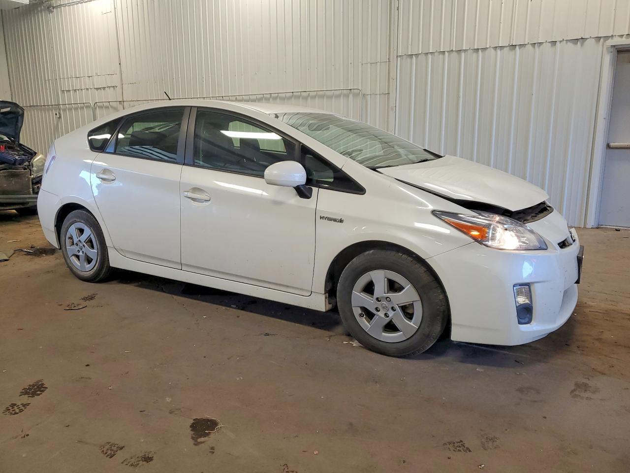 2011 TOYOTA PRIUS — фото 4