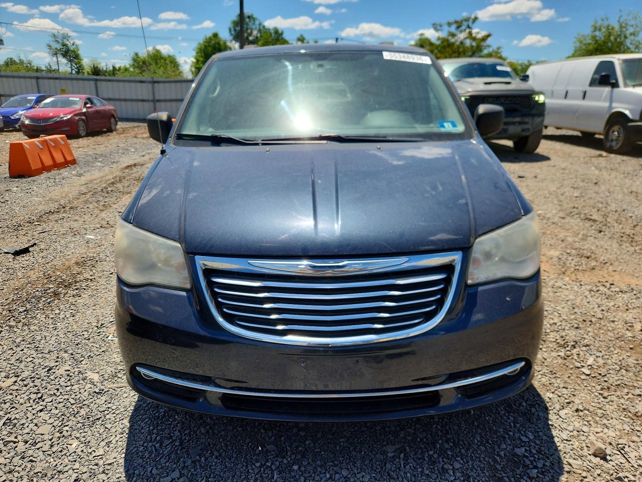 CHRYSLER TOWN & COUNTRY