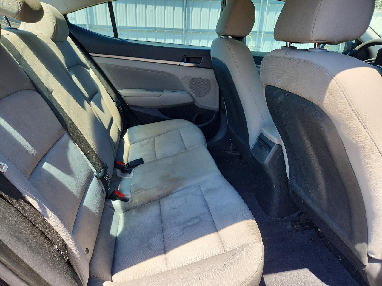 2017 HYUNDAI ELANTRA — фото 10