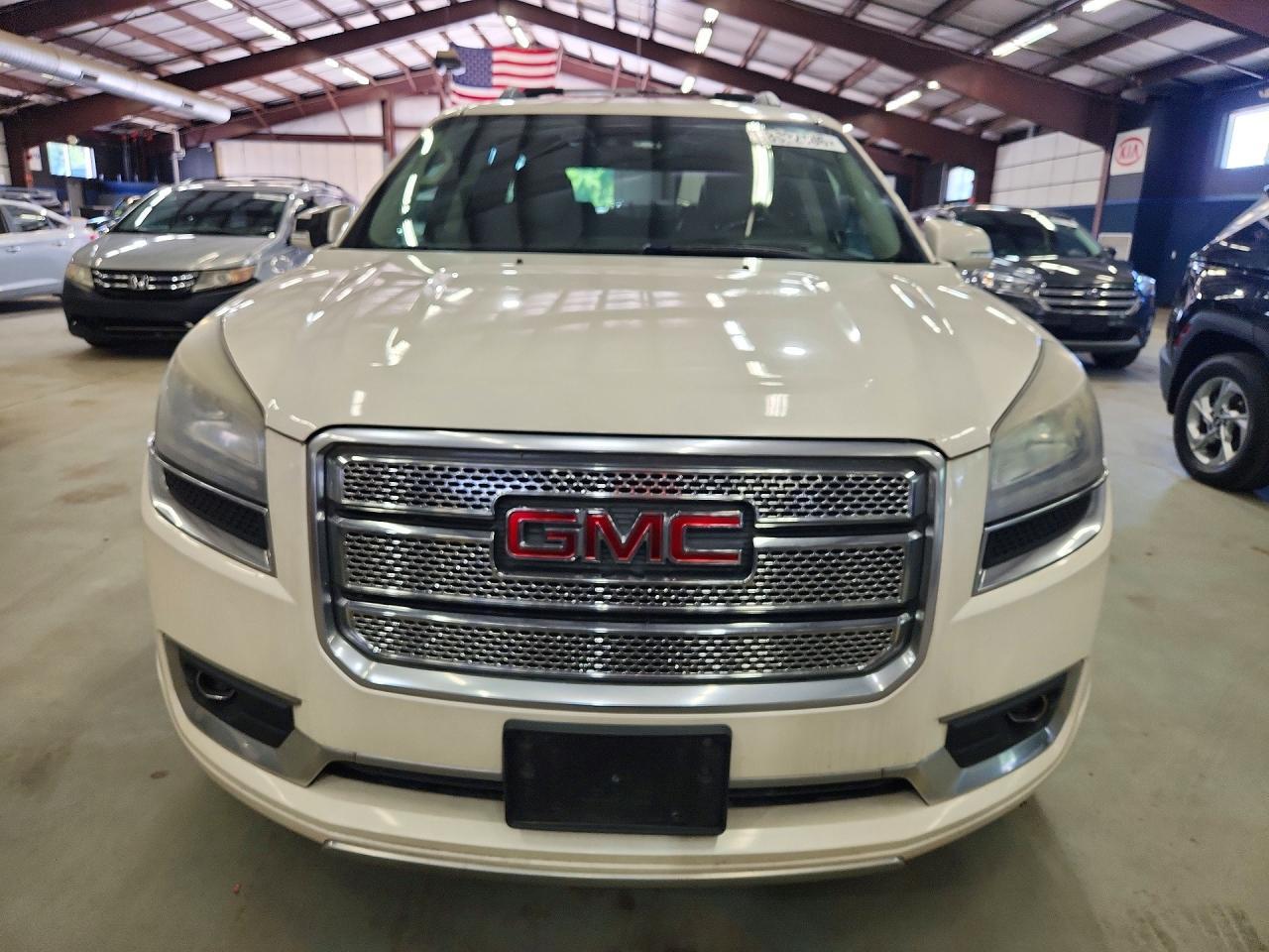 2015 GMC ACADIA — фото 5
