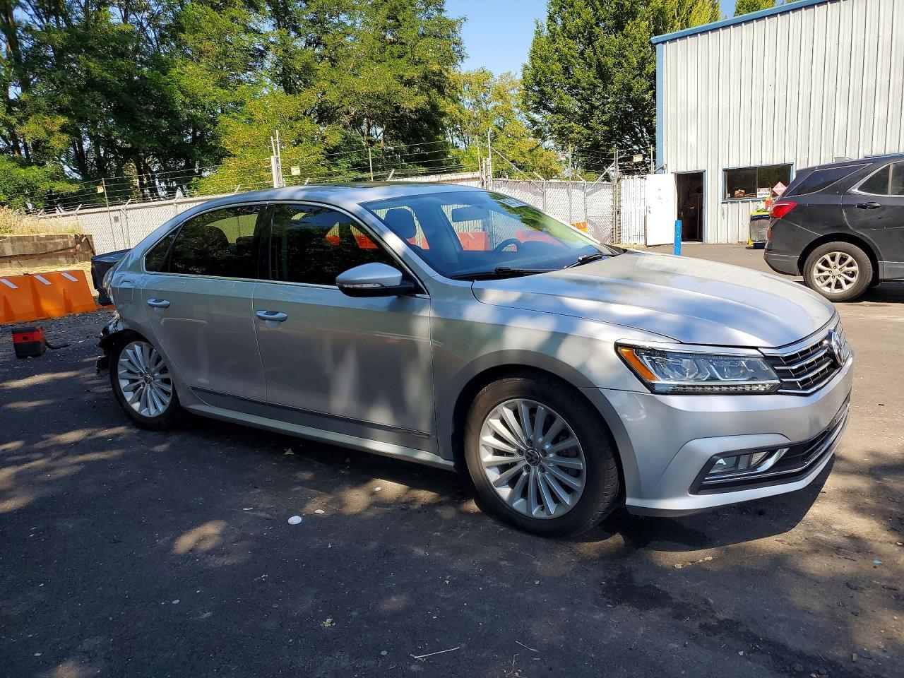 2017 VOLKSWAGEN PASSAT — фото 4