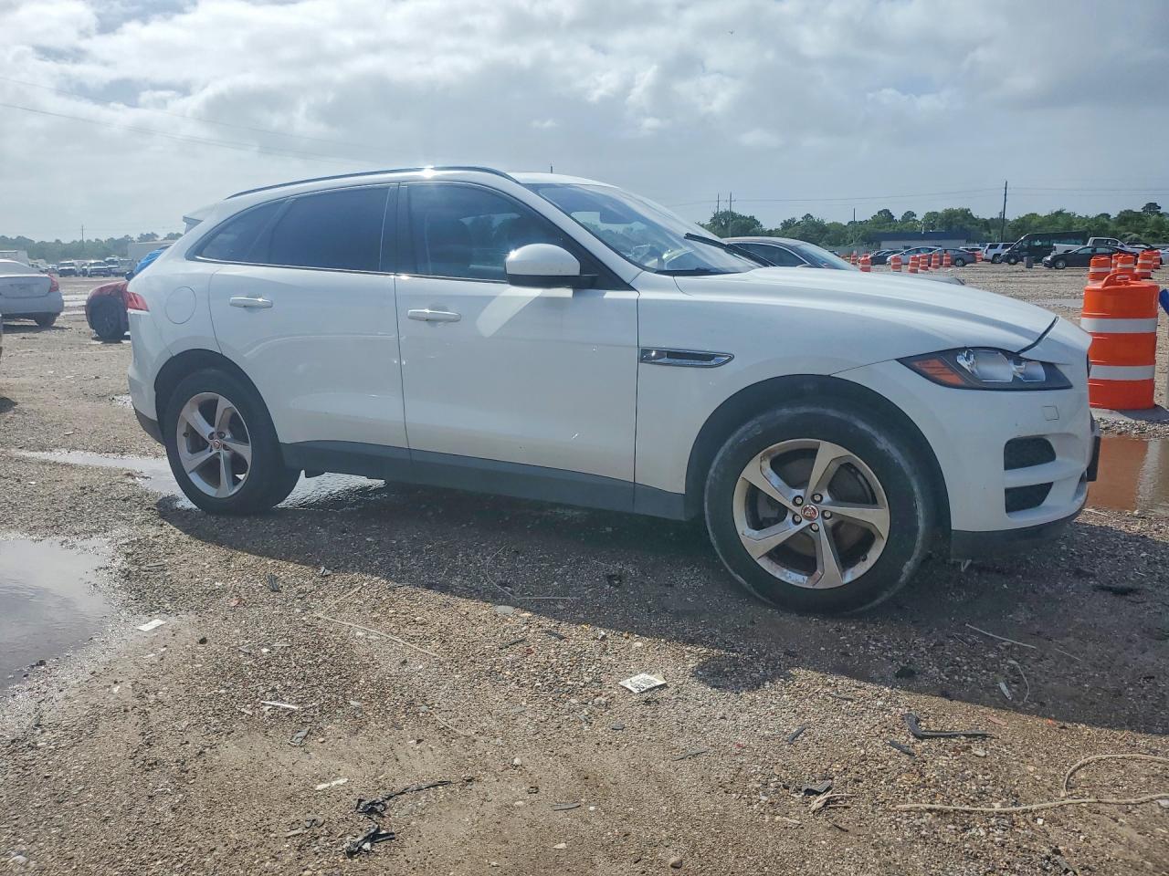 2017 JAGUAR F-PACE — фото 4