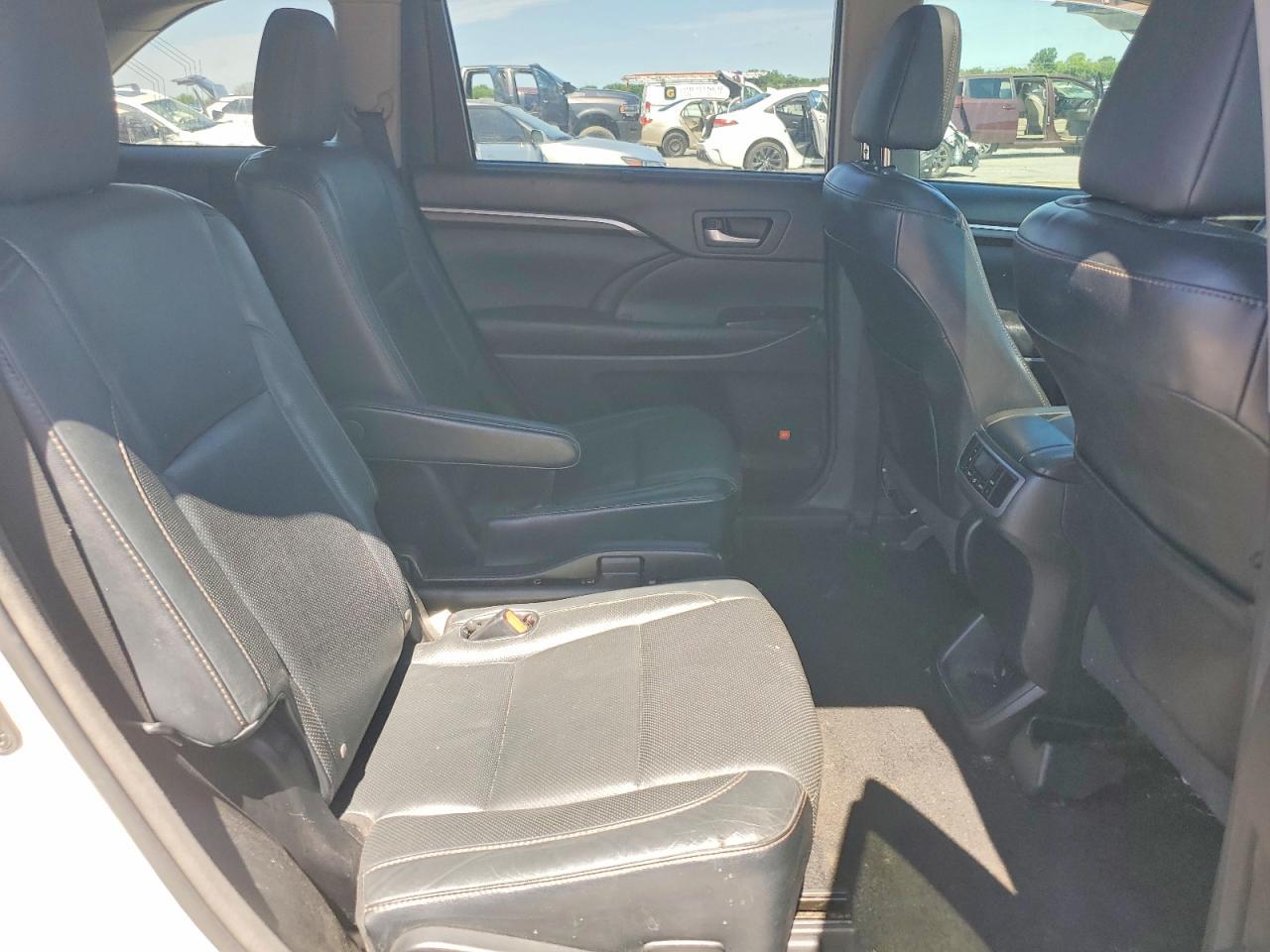 2015 TOYOTA HIGHLANDER — фото 10