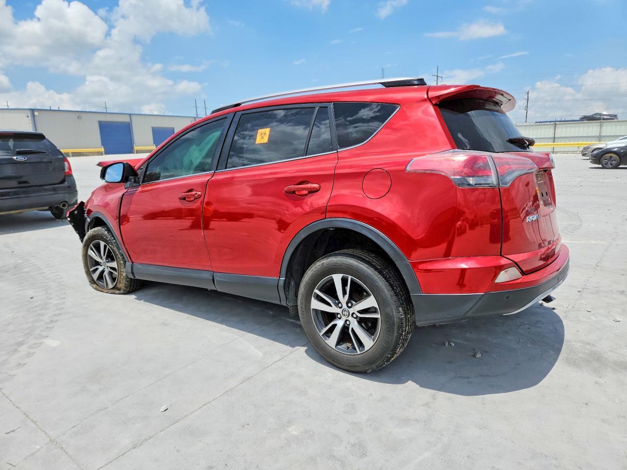 2017 TOYOTA RAV4 — фото 2