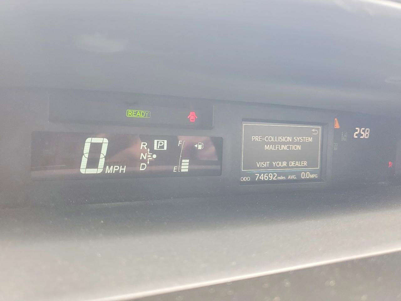 2017 TOYOTA PRIUS V — фото 9