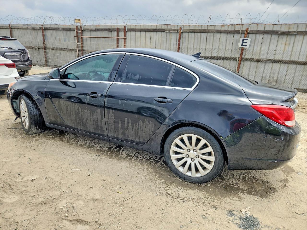 2011 BUICK REGAL — фото 2