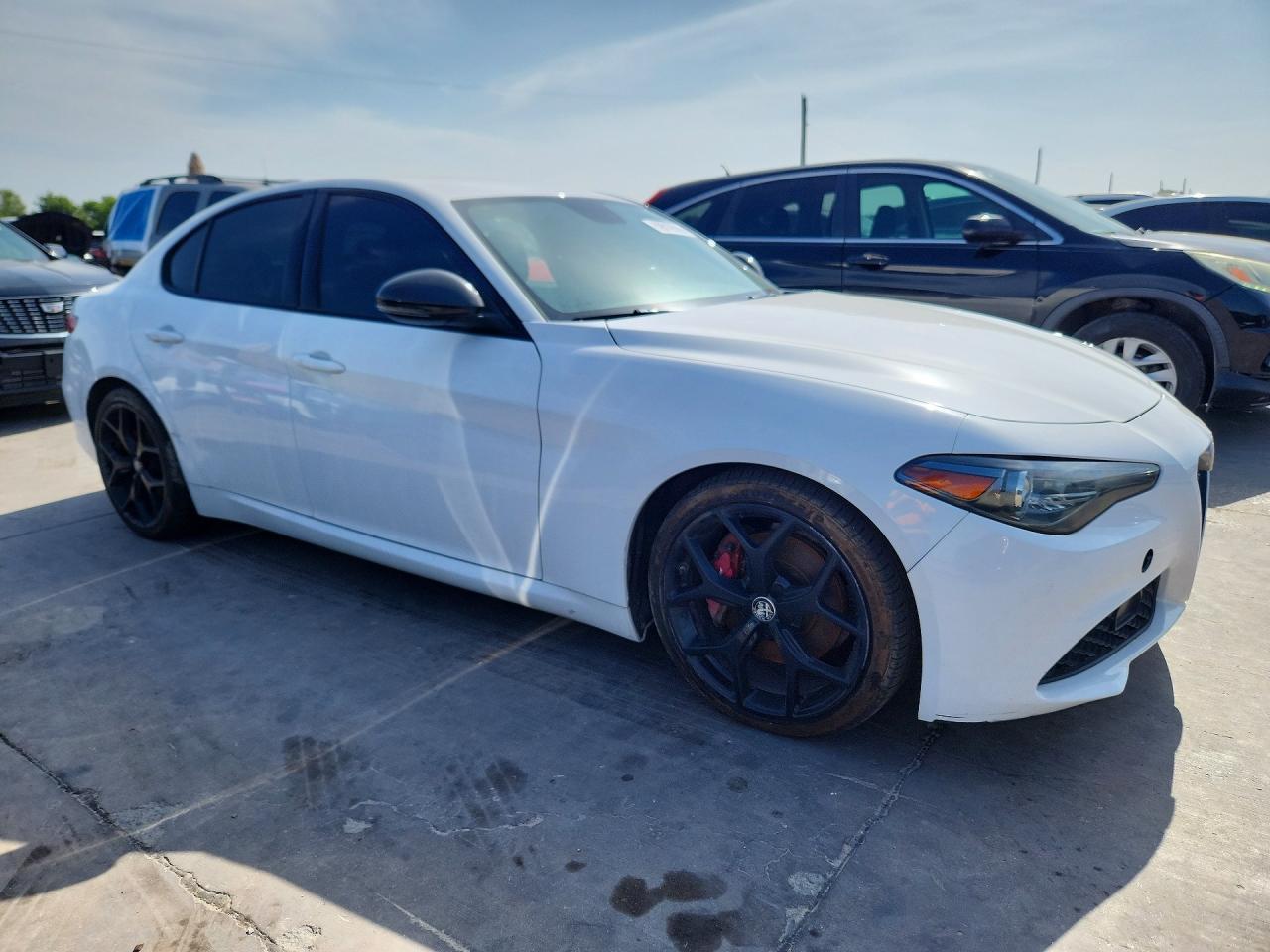 2019 ALFA ROMEO GIULIA — фото 4
