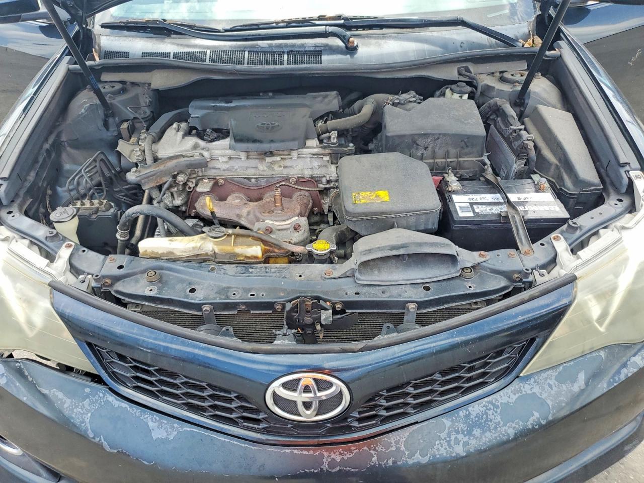 TOYOTA CAMRY