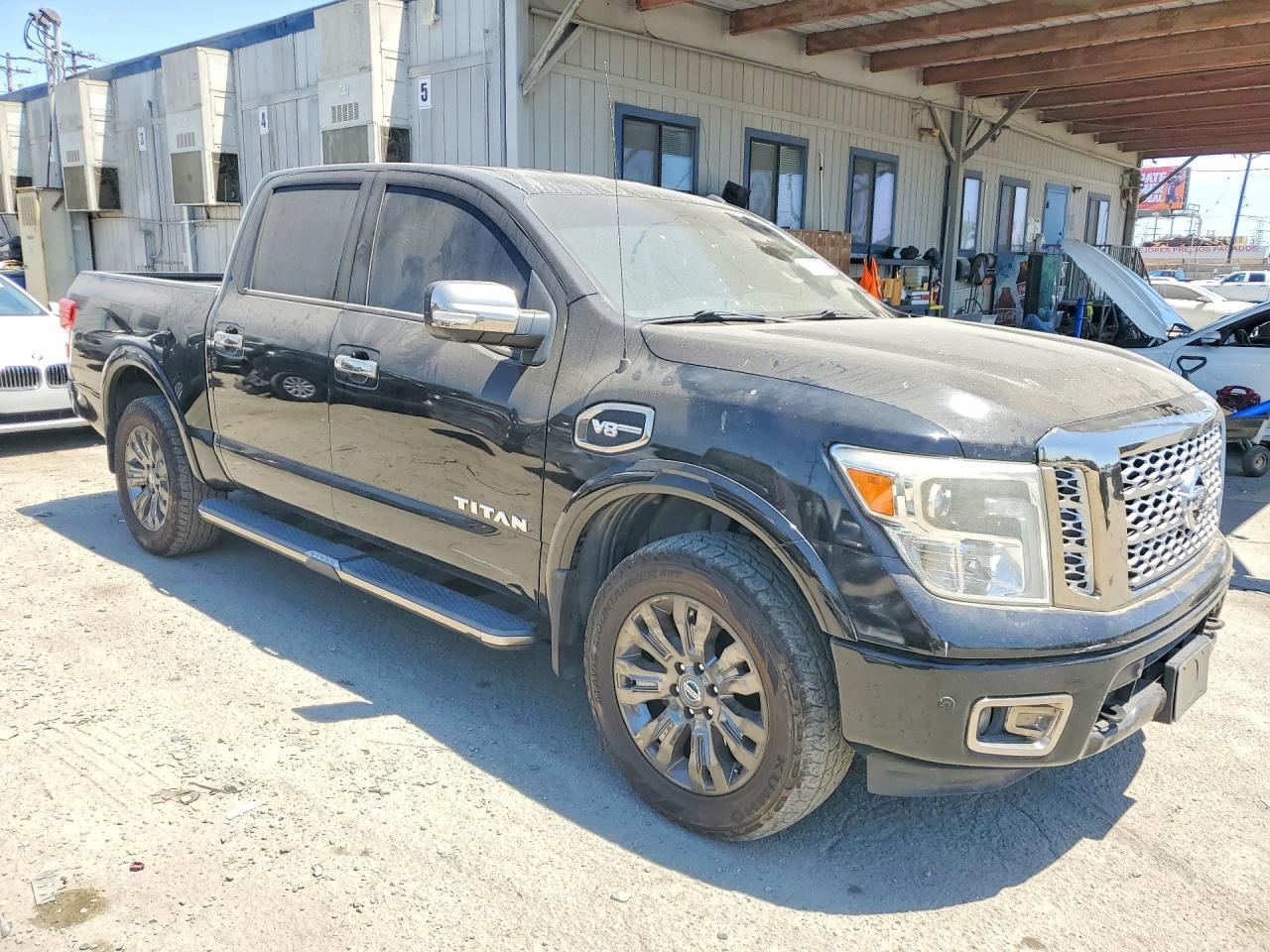 2017 NISSAN TITAN — фото 4