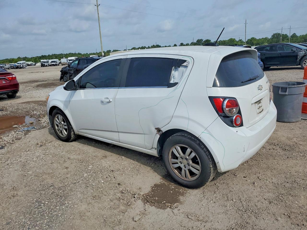 2016 CHEVROLET SONIC — фото 2