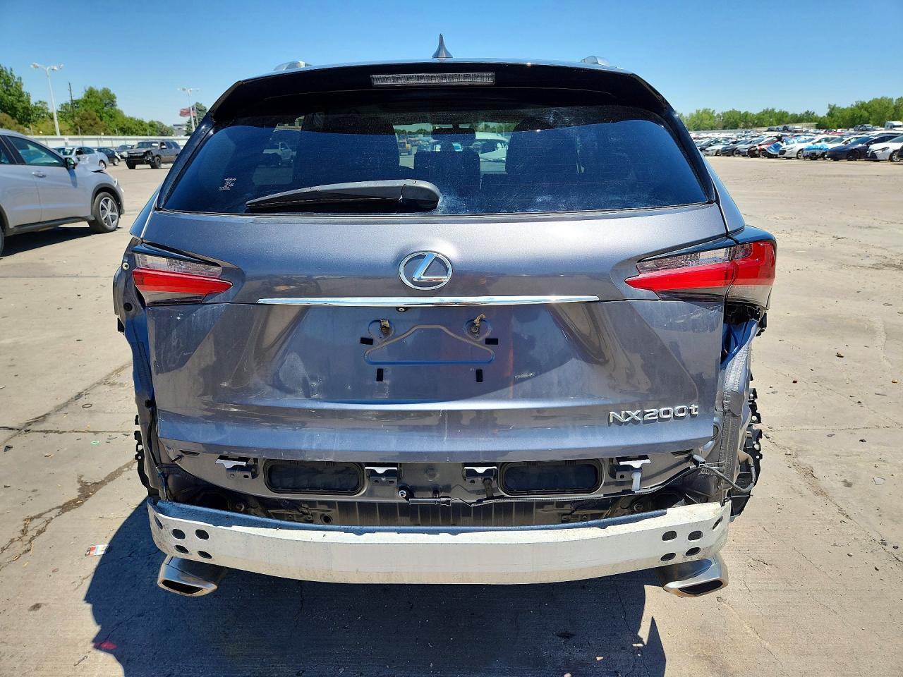 2017 LEXUS NX 200T — фото 6