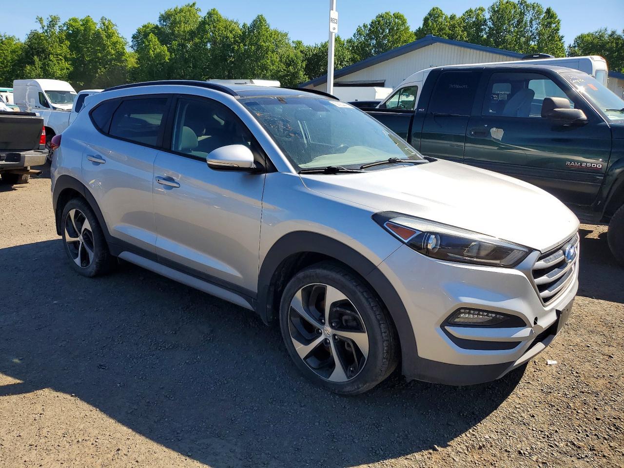 HYUNDAI TUCSON