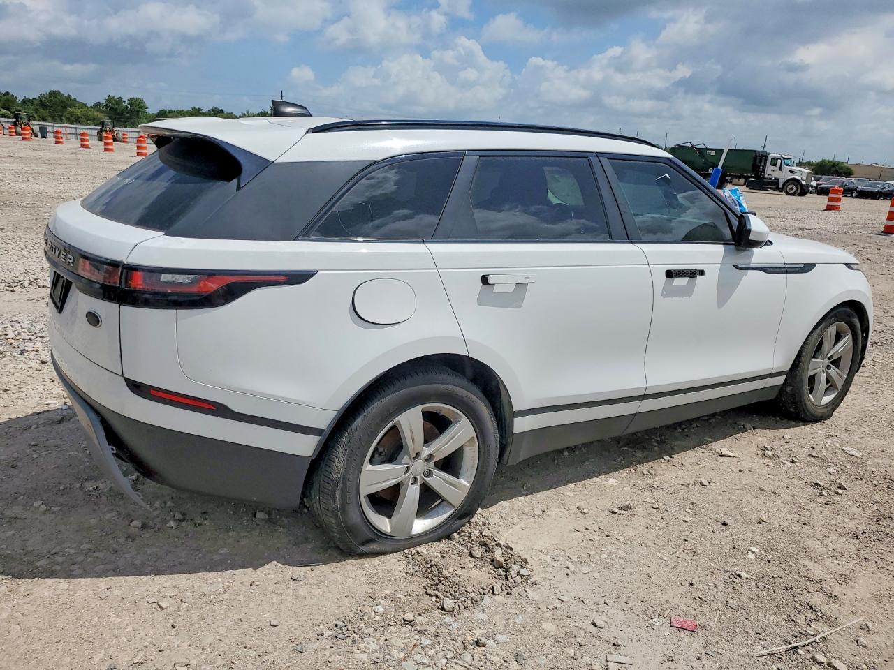 2018 LAND ROVER RANGE ROVER VELAR — фото 3