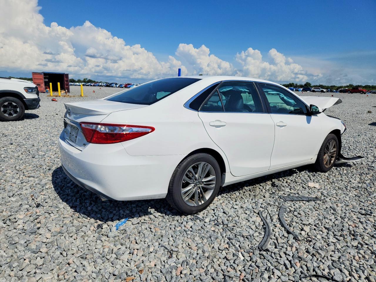 2017 TOYOTA CAMRY — фото 3