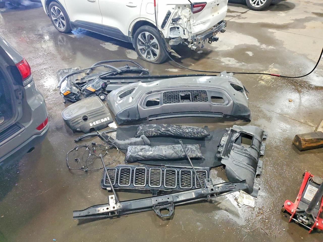 2019 JEEP GRAND CHEROKEE — фото 13
