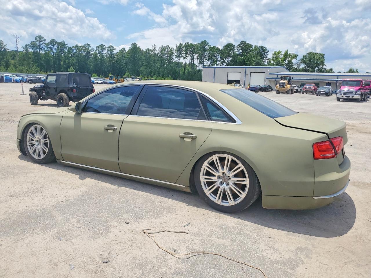 2011 AUDI A8 — фото 2